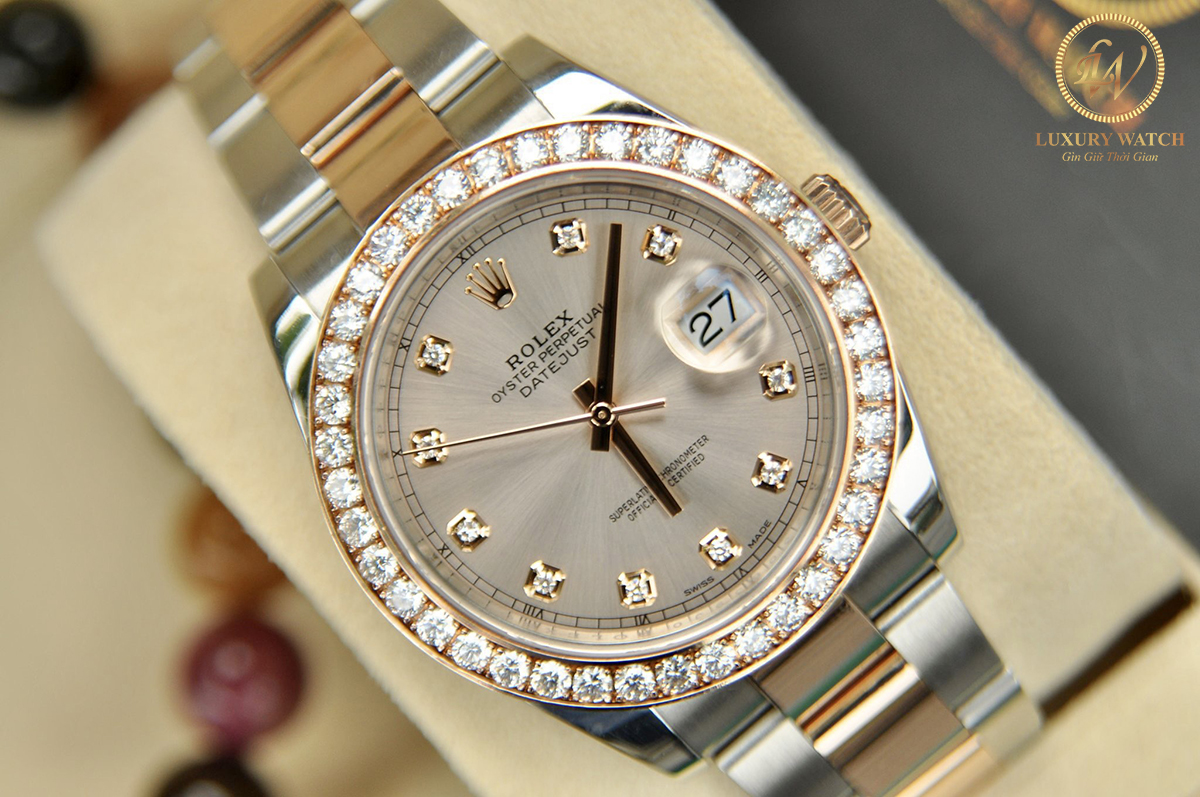 Đồng hồ Rolex Datejust II 126331 cũ mặt tia hồng cọc số niềng kim cương demi vàng 18k size 41mm. Chiếc đồng hồ Rolex Datejust II 126331 với thiết kế sang trọng mạnh mẽ cho các quý ông 2
